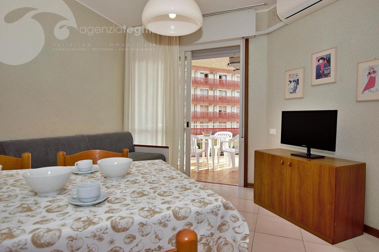 Condominio Cristallo Lignano Sabbiadoro Exterior photo